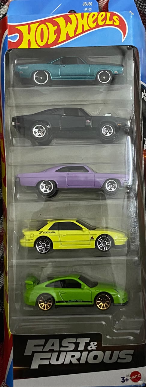 Hot Wheels Fast & Furious 5-Pack Diecast Car Set (2025 Edition) – Includes Dodge Charger, Porsche 911 GT3 RS, Nissan Silvia & More (1:64 Scale)