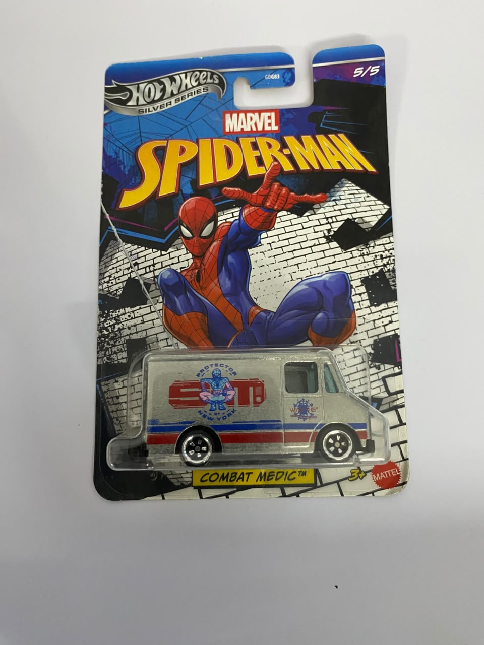 Hot Wheels Marvel Spider-Man Series: Spider-Man "Combat Medic" – 1:64 Scale Diecast Character Car (5/5)