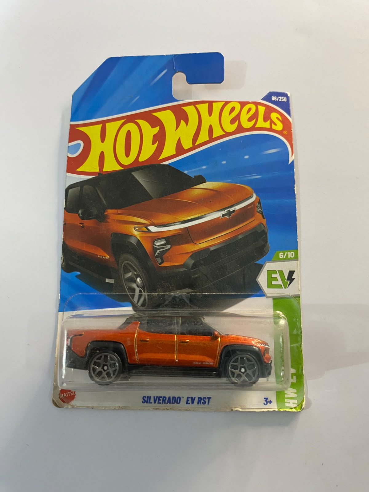 Hot Wheels Mainline HW EV: Silverado™ EV RST – 1:64 Scale Diecast Electric Truck
