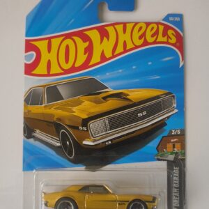 Hot Wheels '67 Camaro 1:64 Die-Cast Car