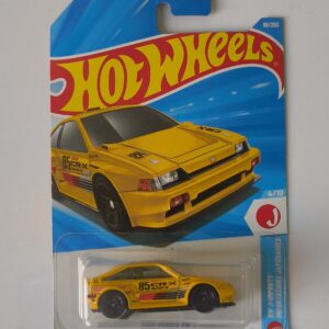 Hot Wheels 1985 Honda CRX die cast front angle view Honda CRX 1985 Hot Wheels side profile 1985 Honda CRX miniature hatchback detail Hot Wheels Honda CRX in original packaging Classic 1985 Honda CRX collectible die cast model