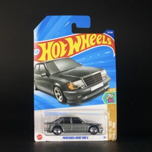 Mercedes Benz 500E 1:64 die-cast by Hotwheels